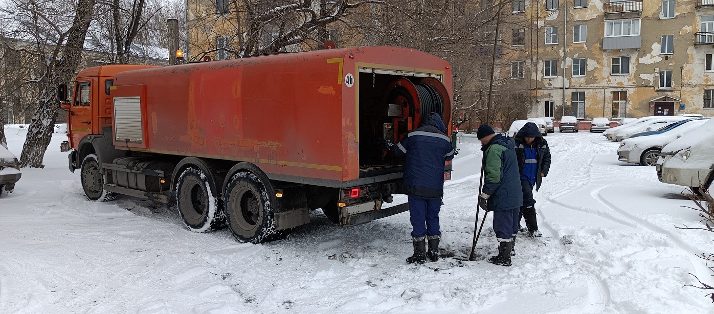 Прочистка канализации от засоров гидропромывочной машиной и специальным оборудованием в Милославском