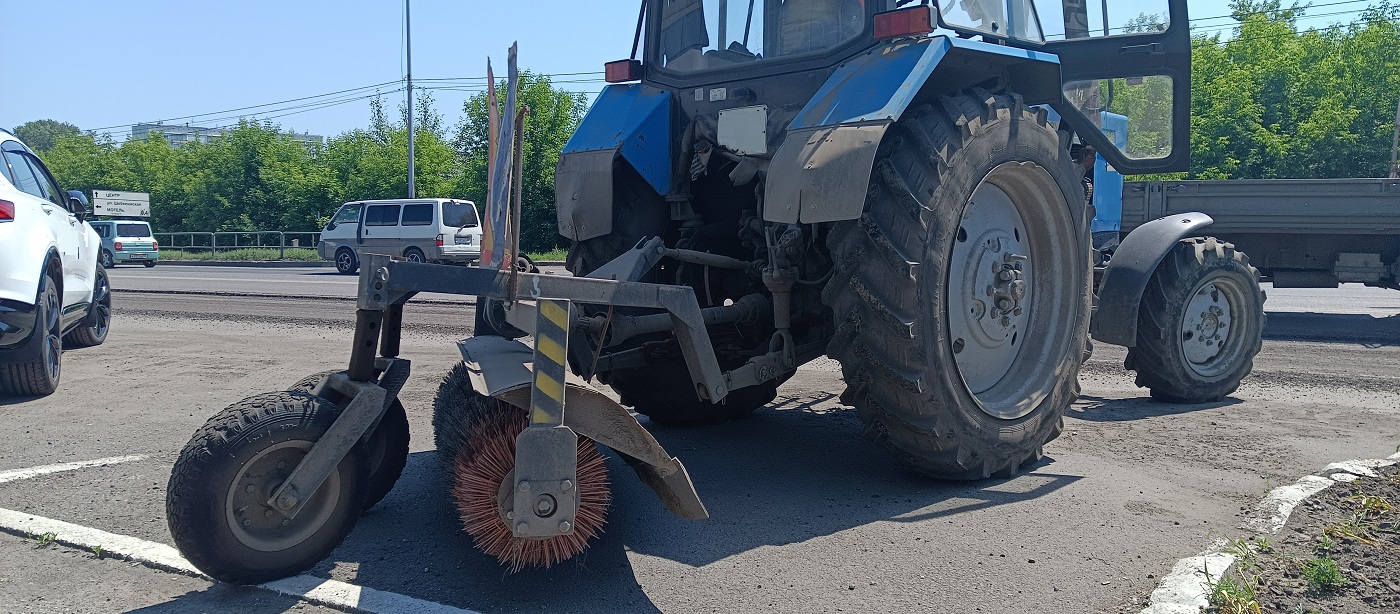 Услуги трактора с щеткой МТЗ в Рязани