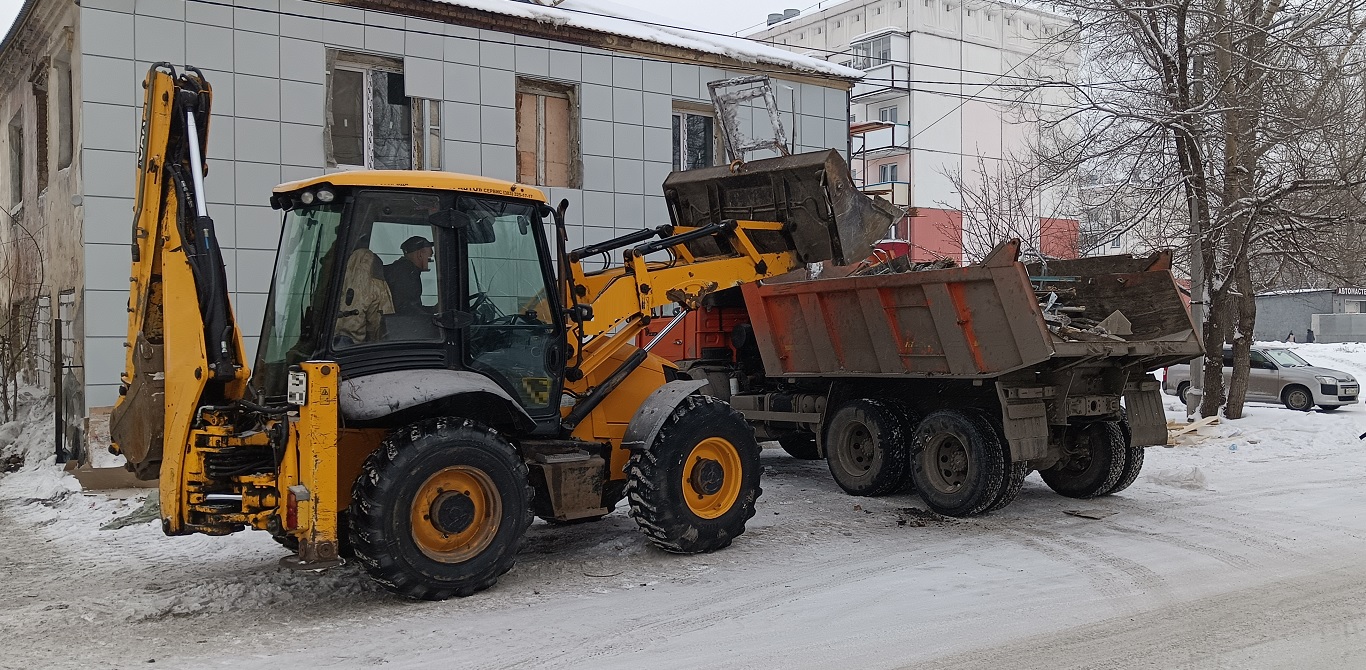 Уборка и вывоз строительного мусора, ТБО с помощью экскаватора и самосвала в Старожилово